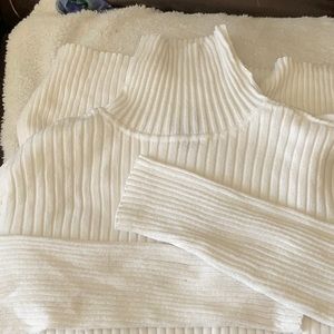 Chico’s size 3/XL ribbed cream light-weight turtleneck